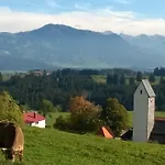 Allgaeu Schoenberger - Nachhaltige Design Bis 6 Personen, Indoor- & Outdoorspielplatz, Lagerfeuer, Broetchenservice