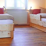 Allgaeu Schoenberger - Nachhaltige Design Bis 6 Personen, Indoor- & Outdoorspielplatz, Lagerfeuer, Broetchenservice Argenbuhl