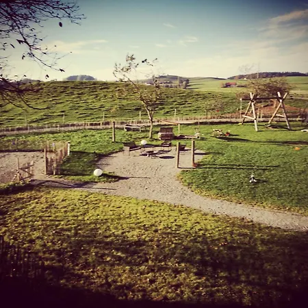 Allgaeu Schoenberger - Nachhaltige Design Bis 6 Personen, Indoor- & Outdoorspielplatz, Lagerfeuer, Broetchenservice *